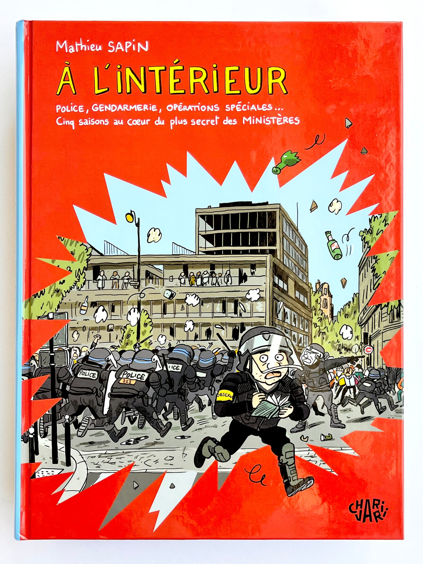 À L’INTÉRIEUR