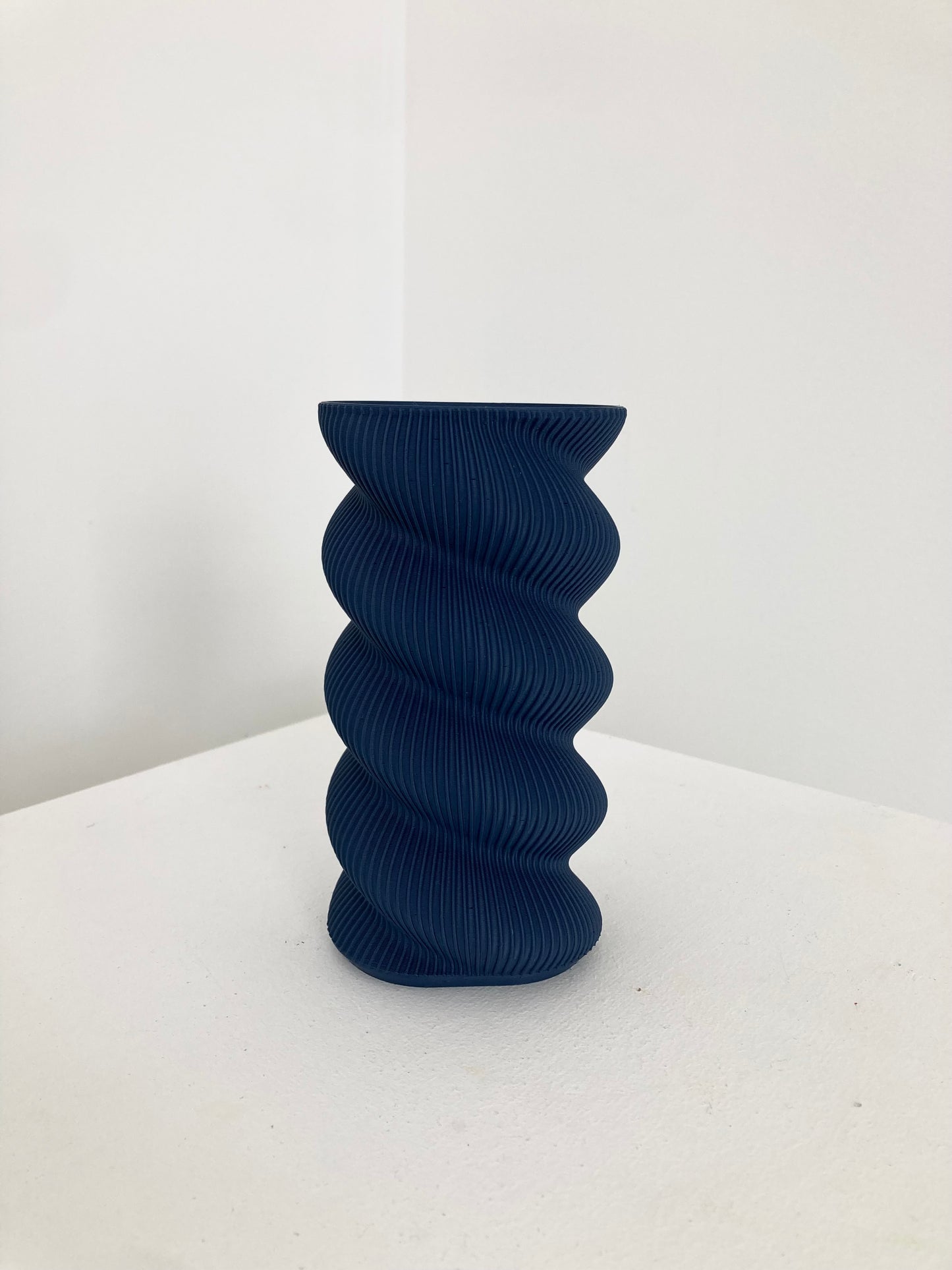 SWIRL MORNA VASE (SMALL)