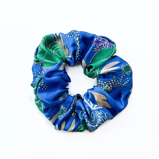 Bleu scrunchie en soie
