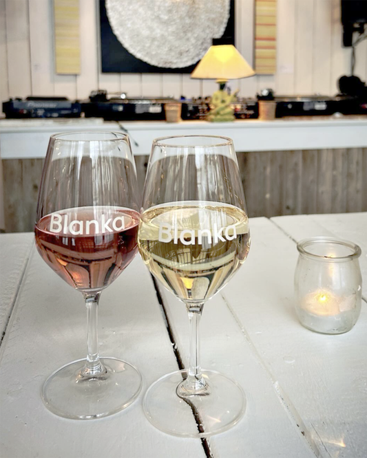 LOT 12 — Buvette à la galerie Blanka